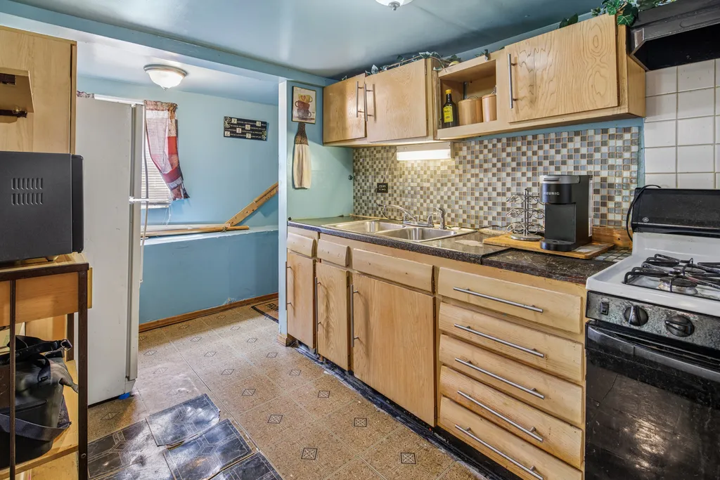 2016 North Whipple Street Chicago IL 60647