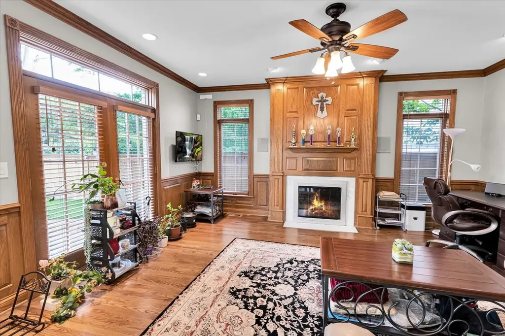 310 North County Line Road Hinsdale IL 60521