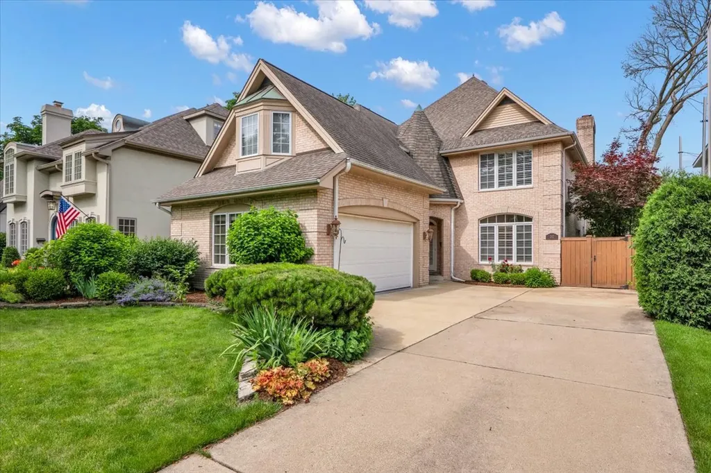 310 North County Line Road Hinsdale IL 60521