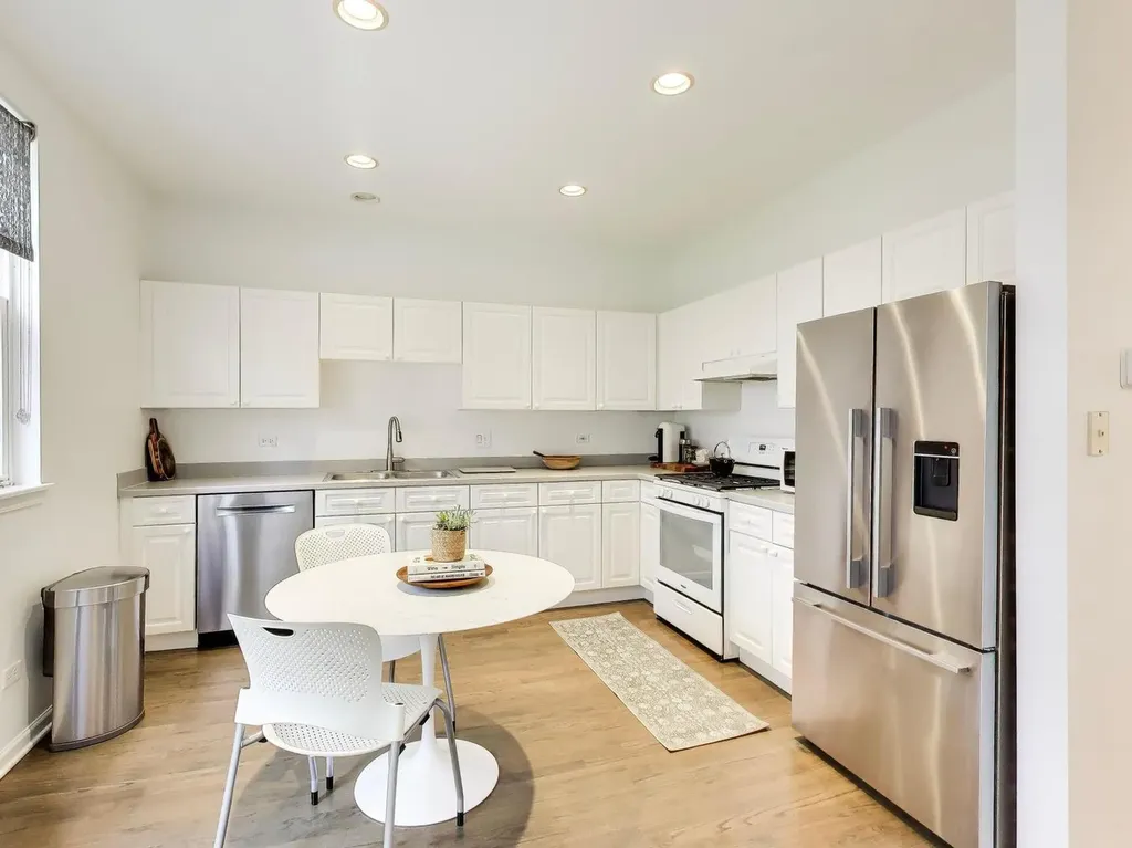 4926 South Cornell Avenue Chicago IL 60615