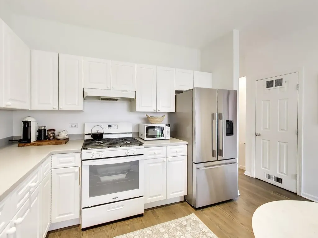 4926 South Cornell Avenue Chicago IL 60615