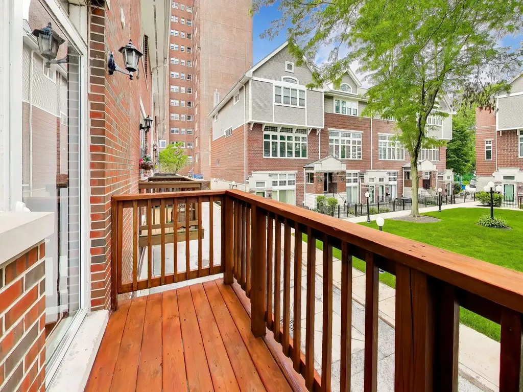 4926 South Cornell Avenue Chicago IL 60615