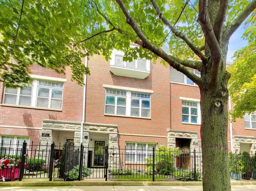 4926 South Cornell Avenue Chicago IL 60615