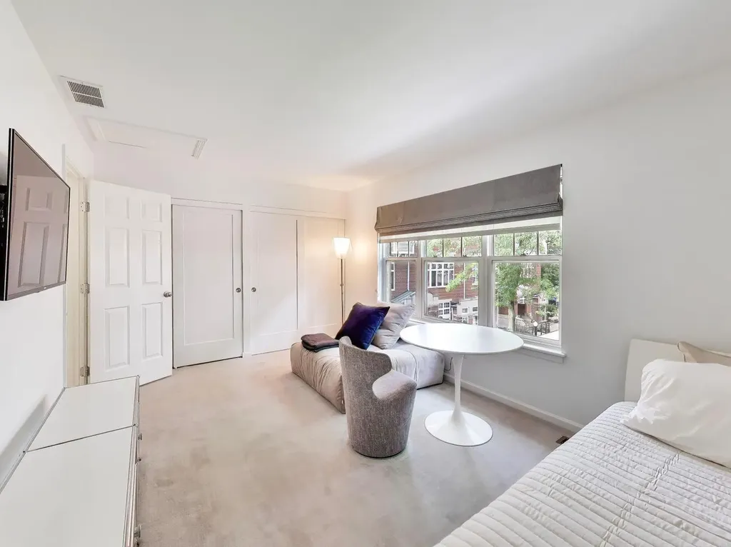 4926 South Cornell Avenue Chicago IL 60615