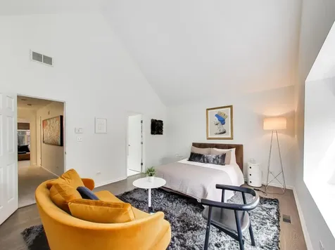 4926 South Cornell Avenue Chicago IL 60615