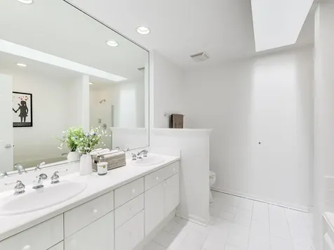 4926 South Cornell Avenue Chicago IL 60615