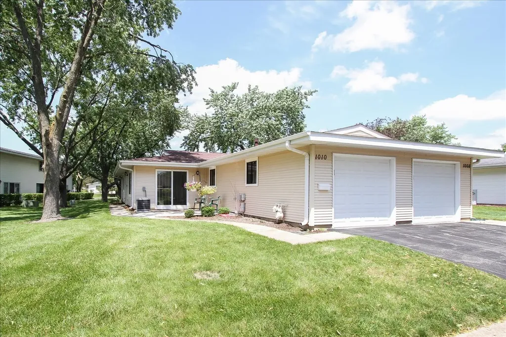 1010 Glastonbury Lane Schaumburg IL 60193
