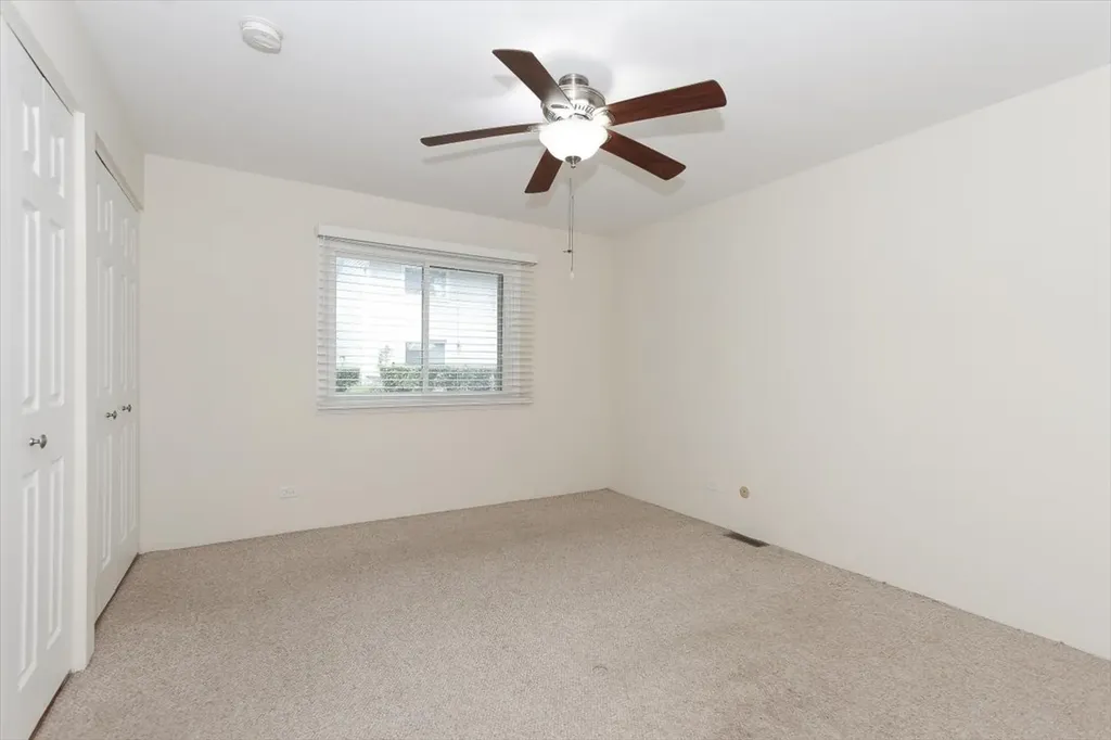 1010 Glastonbury Lane Schaumburg IL 60193