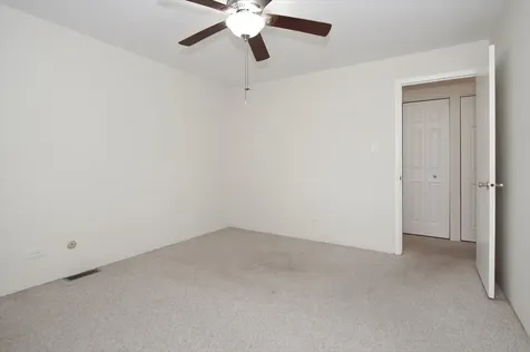 1010 Glastonbury Lane Schaumburg IL 60193