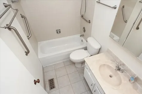 1010 Glastonbury Lane Schaumburg IL 60193