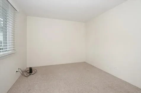 1010 Glastonbury Lane Schaumburg IL 60193