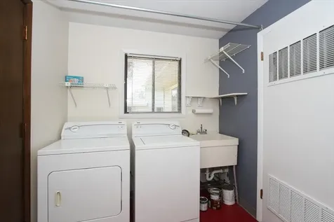 1010 Glastonbury Lane Schaumburg IL 60193