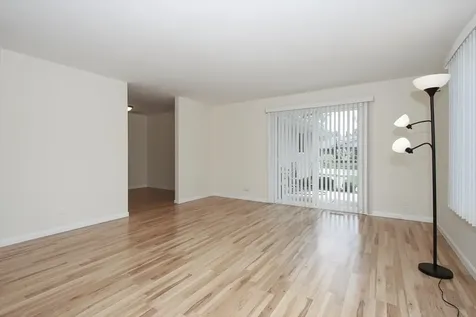 1010 Glastonbury Lane Schaumburg IL 60193