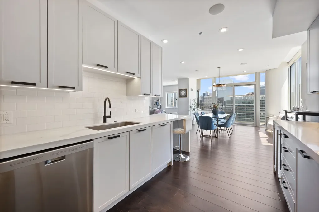 737 West Washington Boulevard Chicago IL 60661