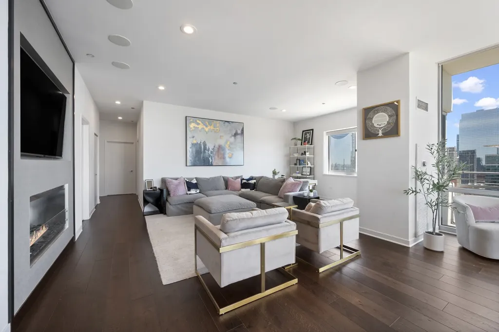 737 West Washington Boulevard Chicago IL 60661