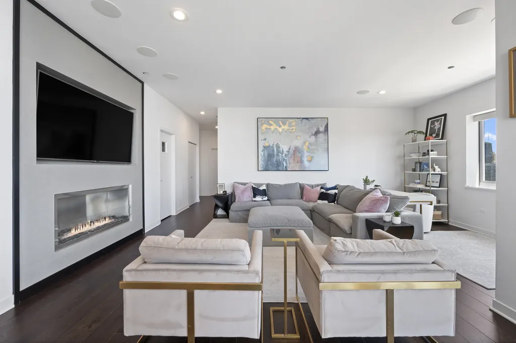 737 West Washington Boulevard Chicago IL 60661