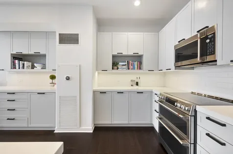 737 West Washington Boulevard Chicago IL 60661