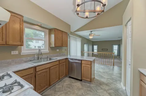1327 Northgate Drive Bartlett IL 60103