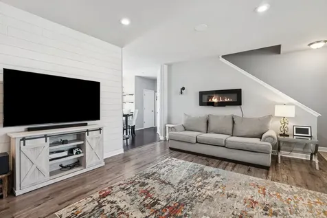 879 Sioux Drive Round Lake Heights IL 60073