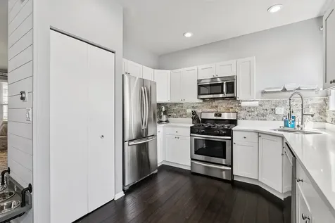 879 Sioux Drive Round Lake Heights IL 60073