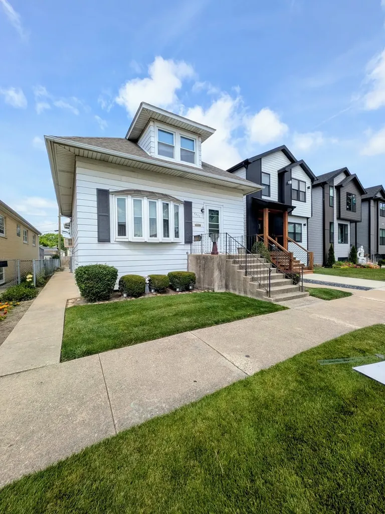 4820 North Natoma Avenue Chicago IL 60656