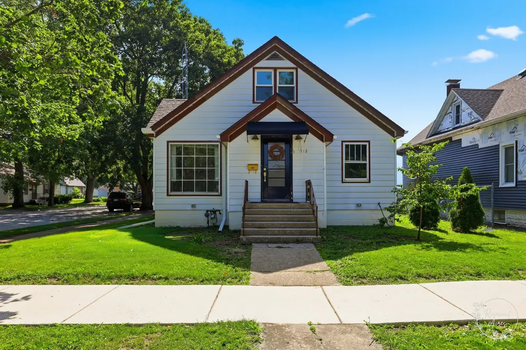312 South Blaine Avenue Bradley IL 60915