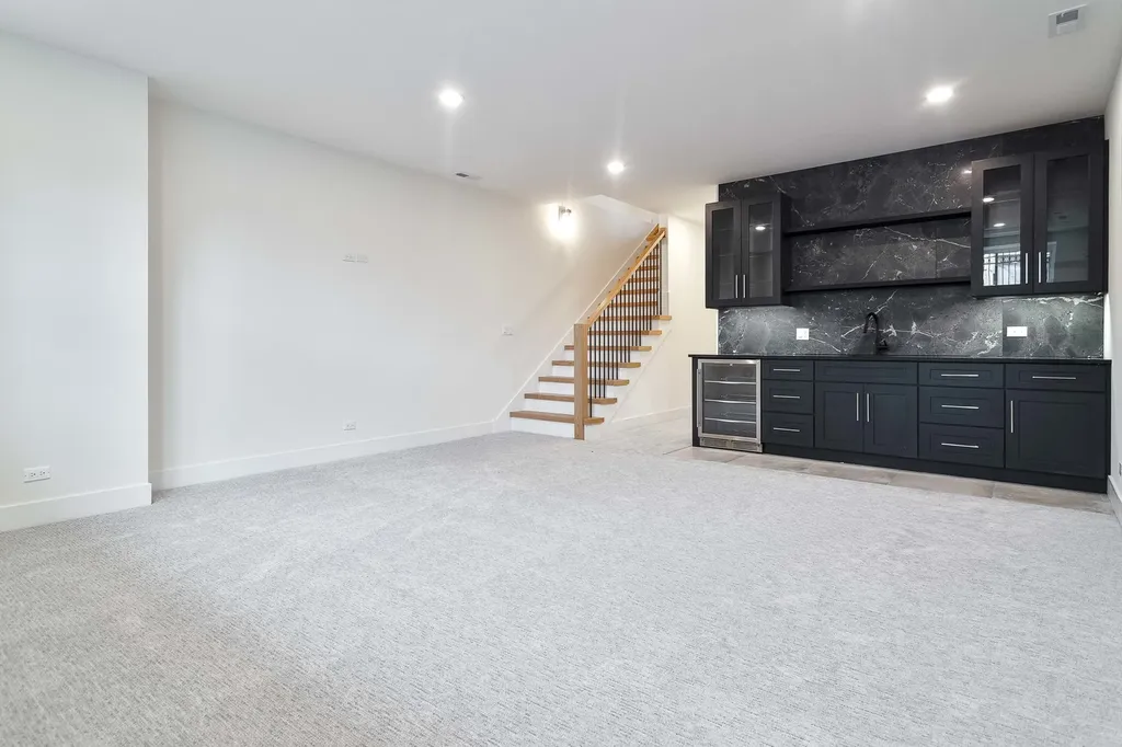 4938 West Medill Avenue Chicago IL 60639