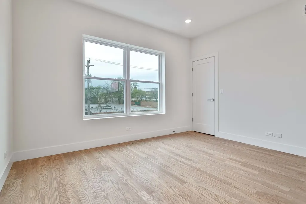 4938 West Medill Avenue Chicago IL 60639
