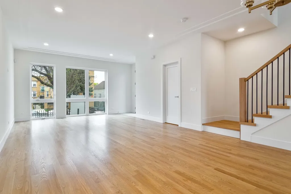 4938 West Medill Avenue Chicago IL 60639