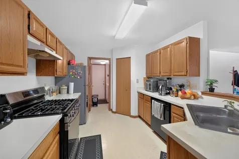 7016 South Stratton Lane Gurnee IL 60031