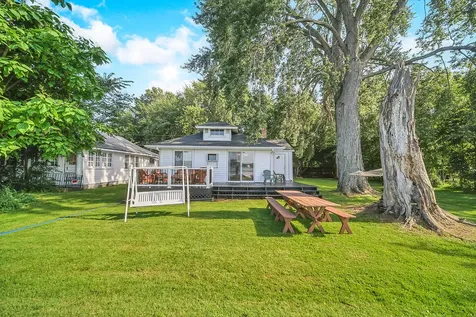 28422 West Park Avenue Wauconda IL 60084