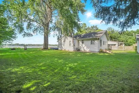28422 West Park Avenue Wauconda IL 60084