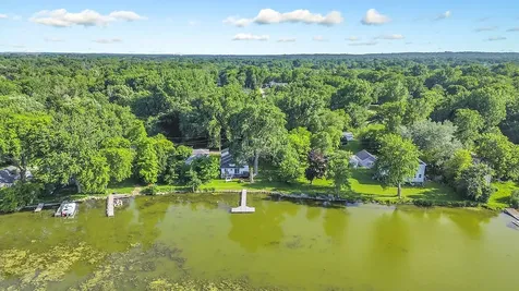 28422 West Park Avenue Wauconda IL 60084