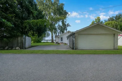 28422 West Park Avenue Wauconda IL 60084