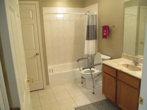 125 Lakeview Drive Bloomingdale IL 60108