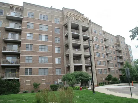 125 Lakeview Drive Bloomingdale IL 60108