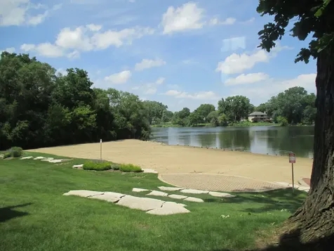 125 Lakeview Drive Bloomingdale IL 60108