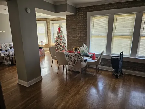 6503 North Mozart Street Chicago IL 60645