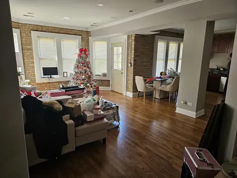 6503 North Mozart Street Chicago IL 60645