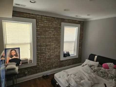 6503 North Mozart Street Chicago IL 60645