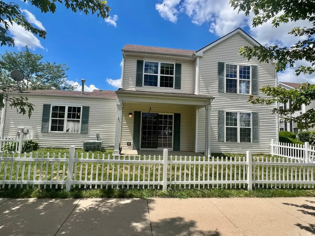889 Symphony Drive Aurora IL 60504
