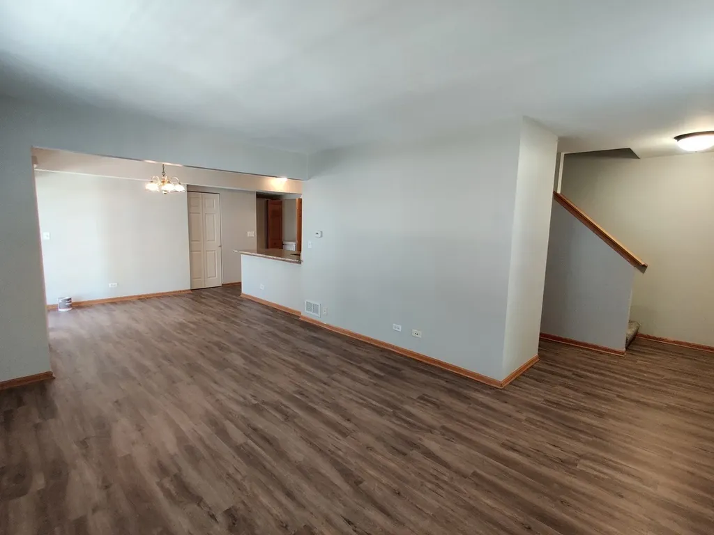 889 Symphony Drive Aurora IL 60504