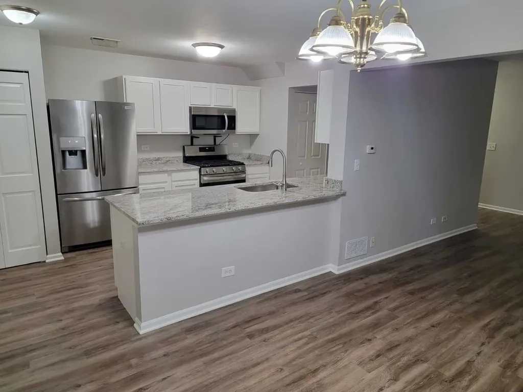 889 Symphony Drive Aurora IL 60504