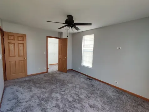 889 Symphony Drive Aurora IL 60504