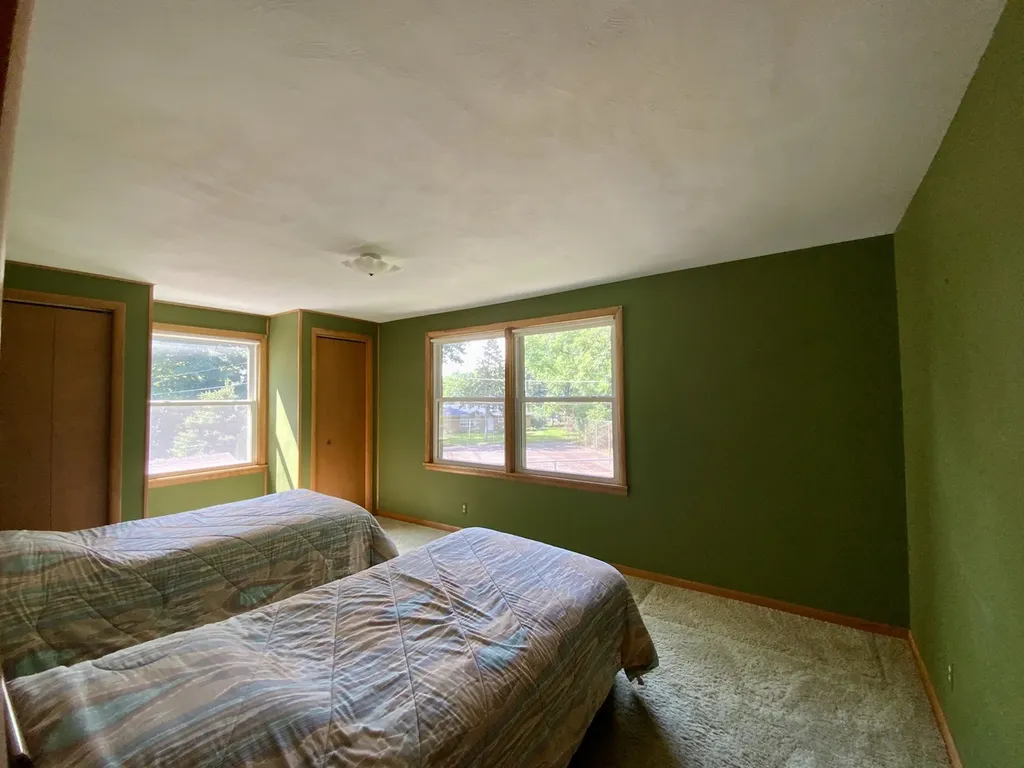 809 Mcclaran Avenue Aurora IL 60506