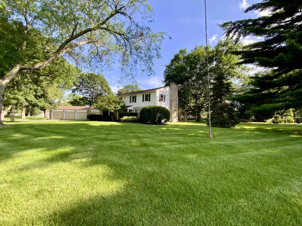 809 Mcclaran Avenue Aurora IL 60506