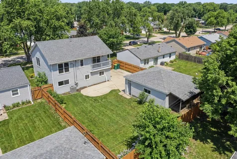 163 West Manchester Drive Wheeling IL 60090