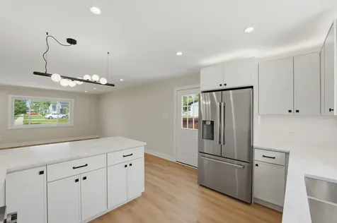 163 West Manchester Drive Wheeling IL 60090