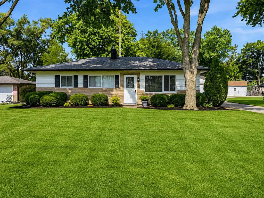 1203 North Chapel Hill Road Mchenry IL 60051