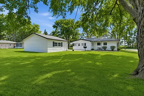 1203 North Chapel Hill Road Mchenry IL 60051